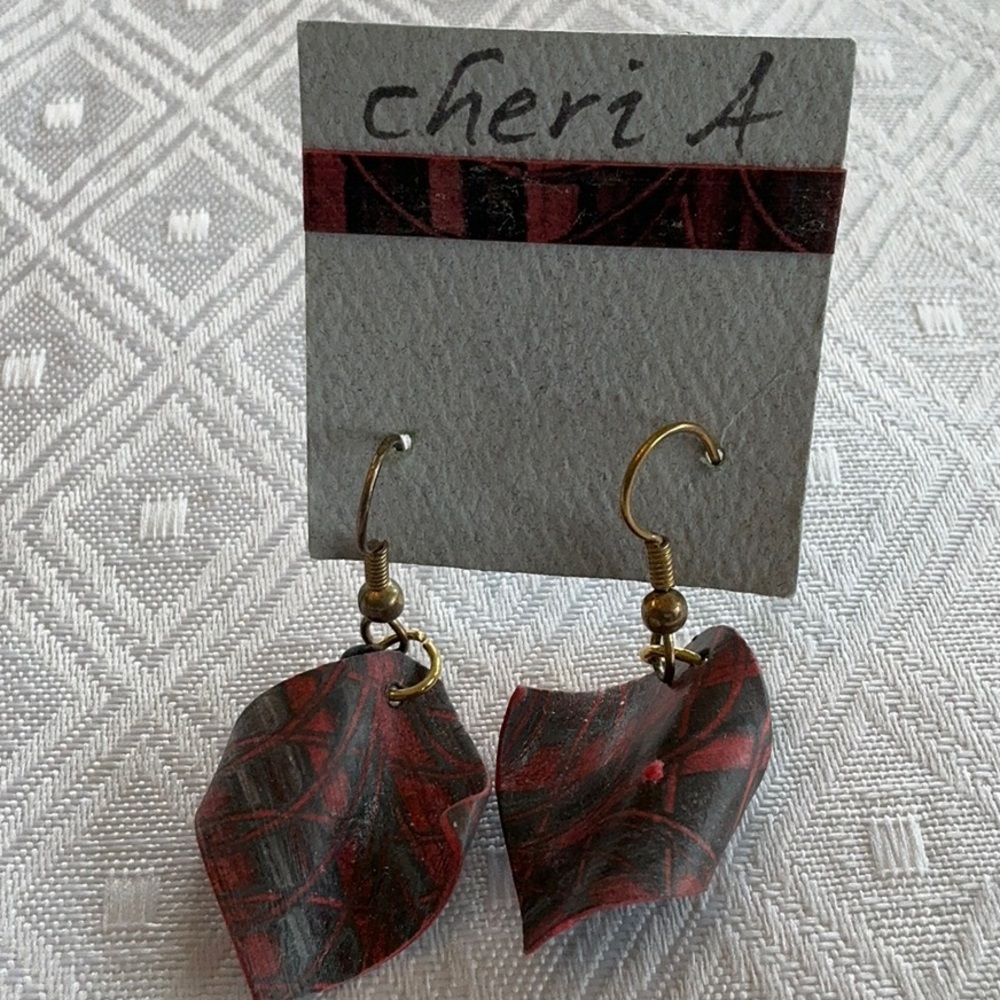 Red and Gold Geometric Earrings with Modern Design
